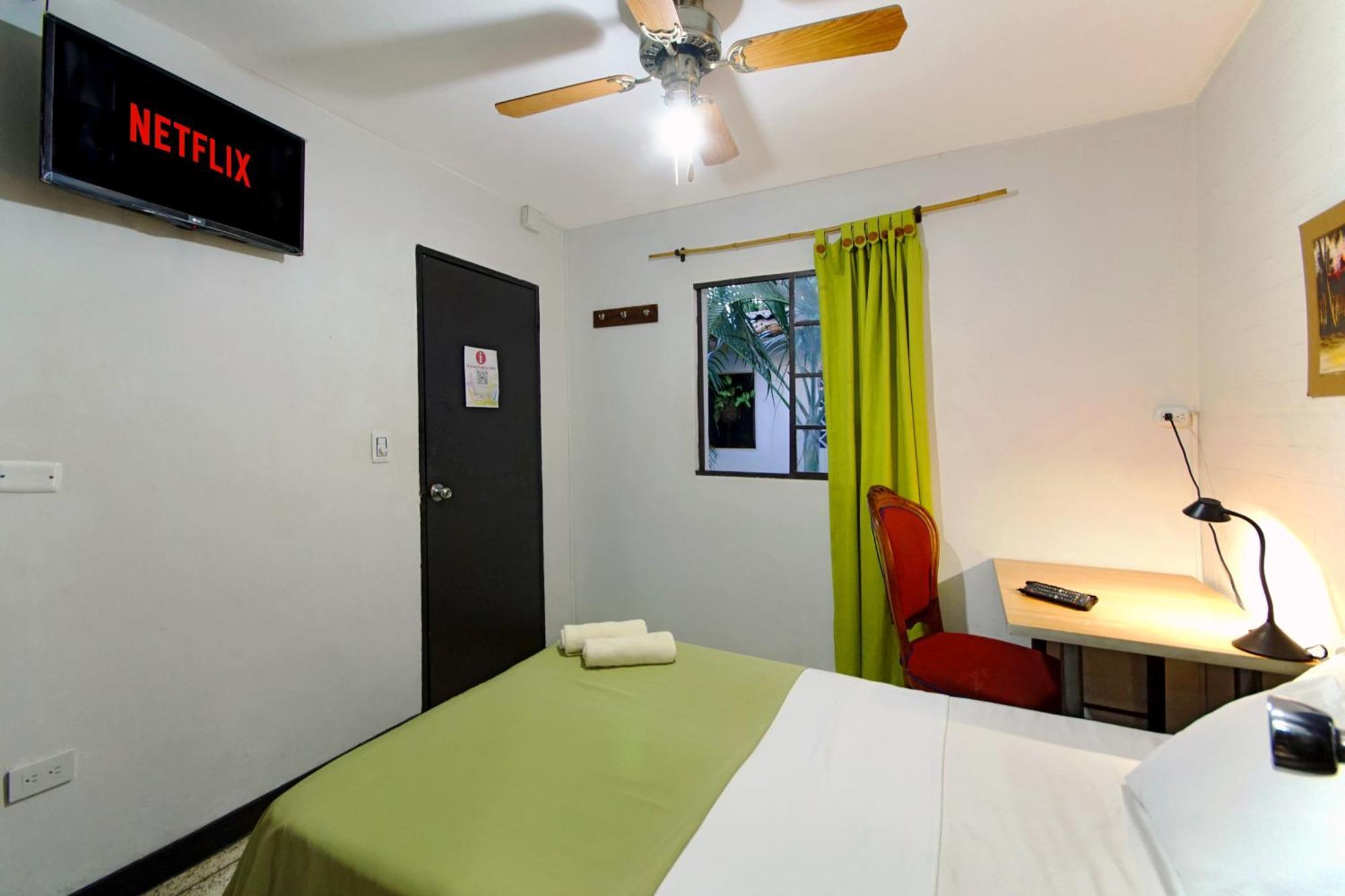 Ding-Dong Hostel Кали Экстерьер фото