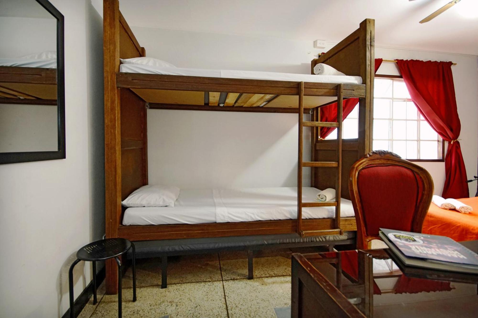 Ding-Dong Hostel Кали Экстерьер фото